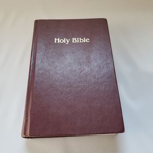 The New King James Version Bible Pew Library Edition